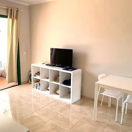 Casa Italia, Modern One Bedroom Close To The Apartment *